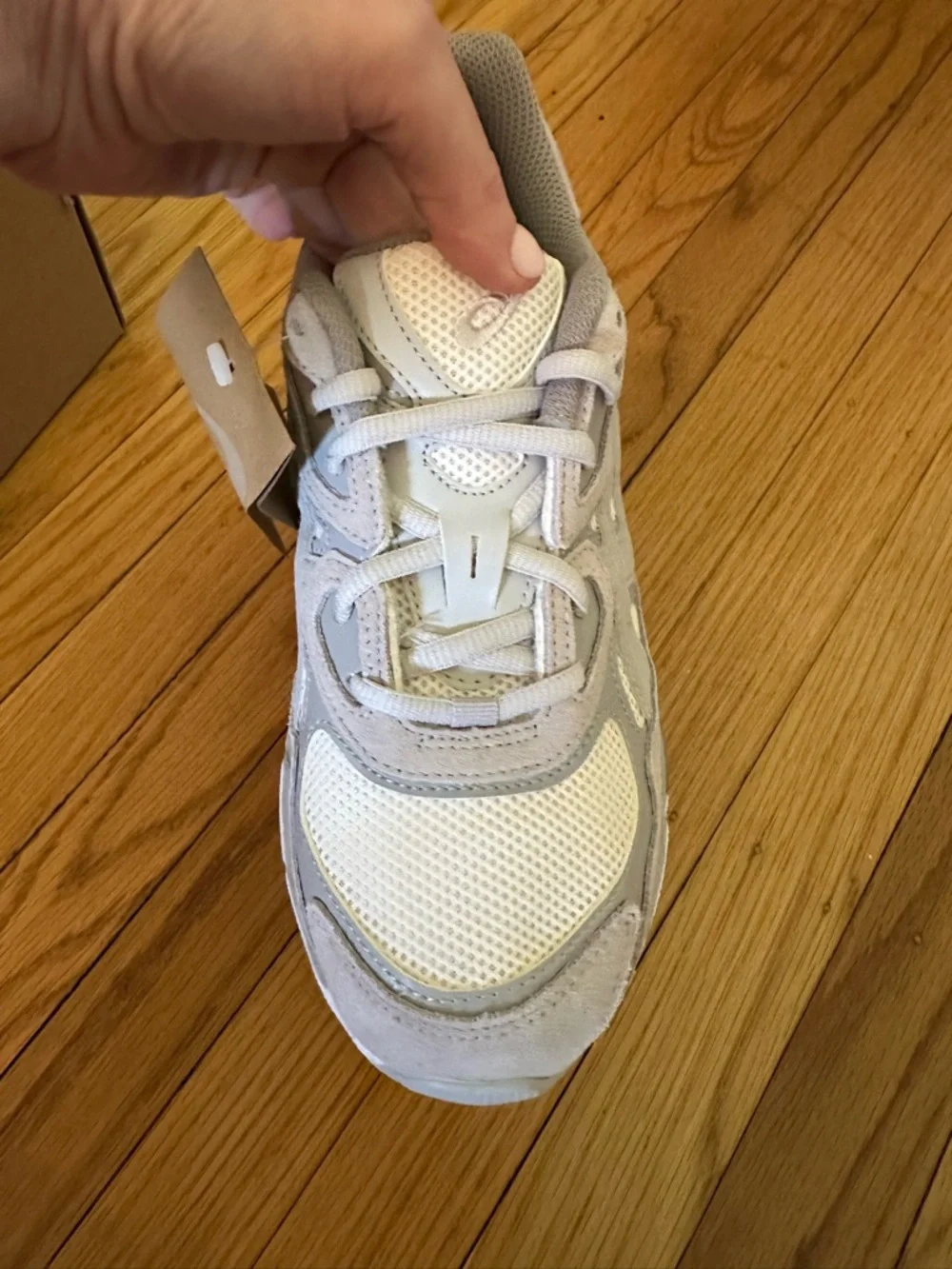 NEW in Box Asics Cream Cloud Grey Gel NYC Men’s 8 Women’s 9 1/2 1203A663-101 NWT